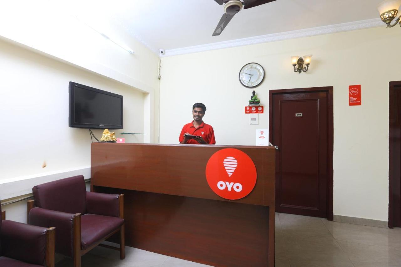 Oyo 3192 Day Inn Madras Buitenkant foto
