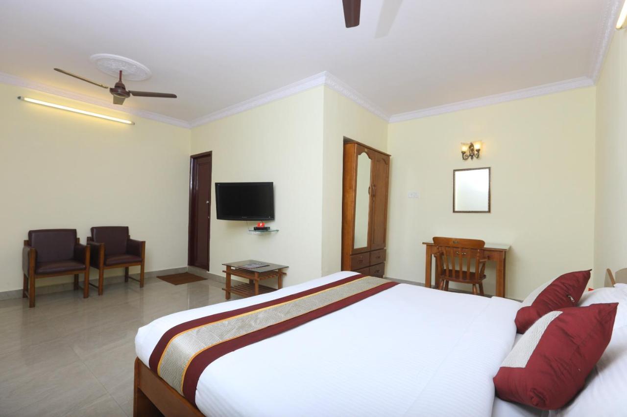 Oyo 3192 Day Inn Madras Buitenkant foto