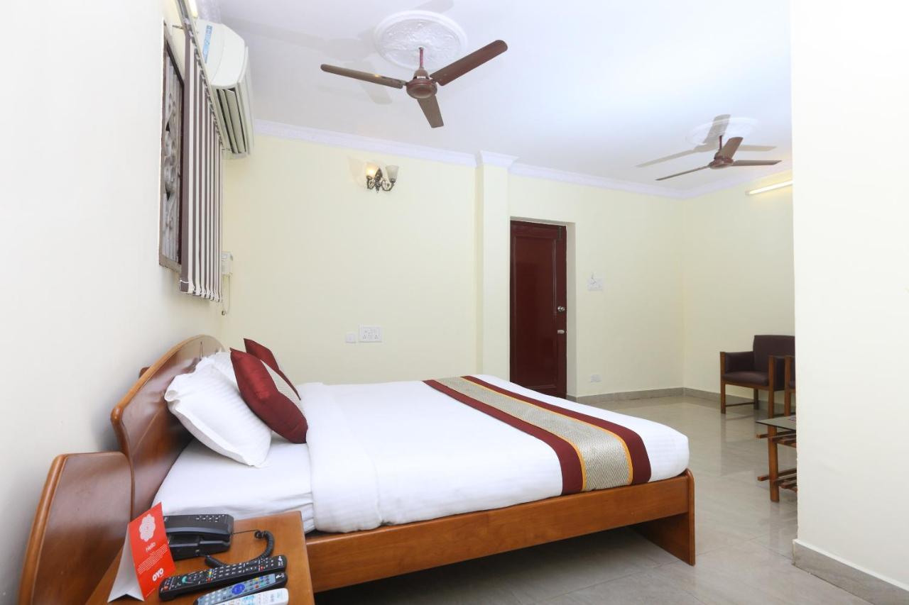 Oyo 3192 Day Inn Madras Buitenkant foto
